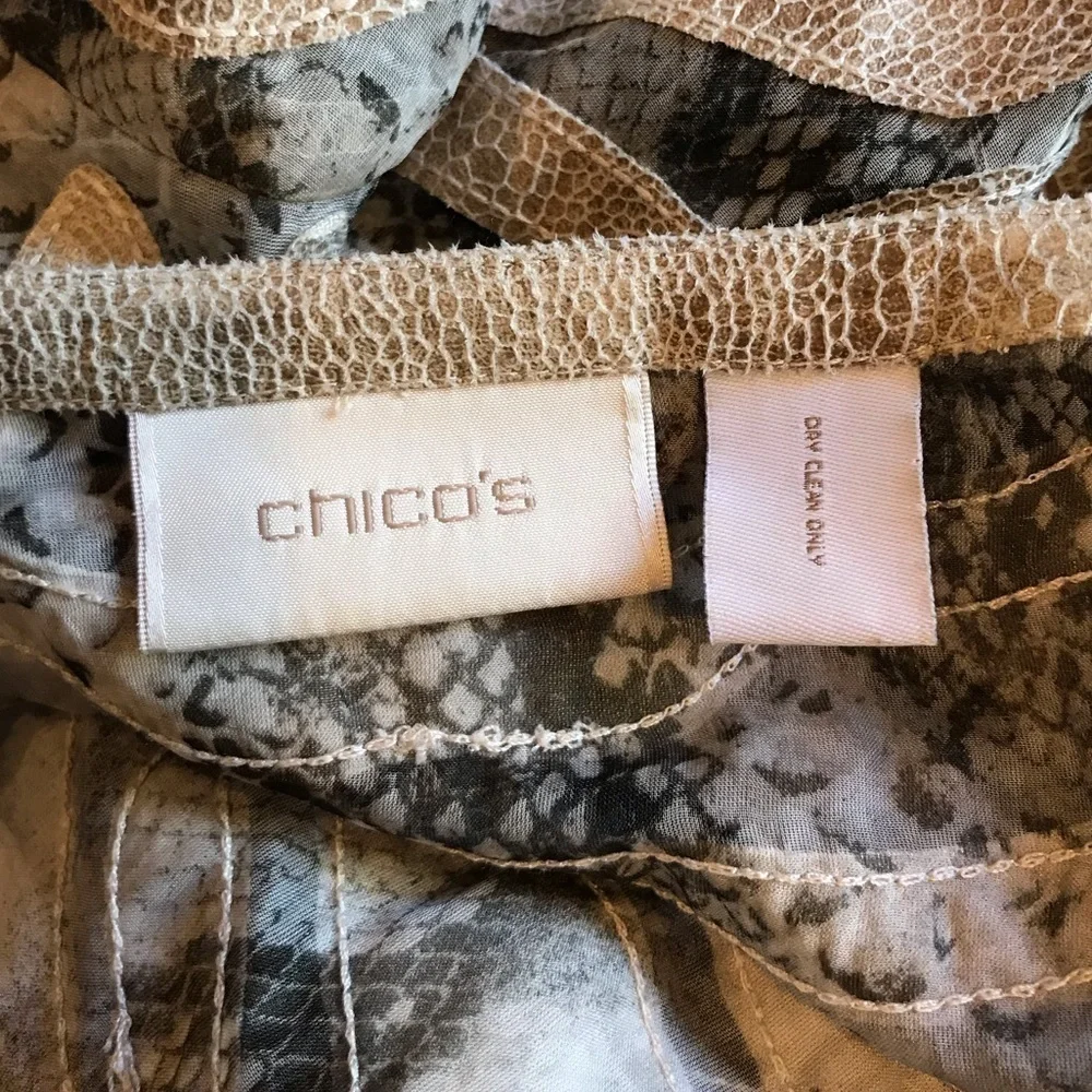 CHICOS SIZE 0 MEDIUM OPEN FRONT GRAY AND TAN JACKET SNAKESKIN-LOOK